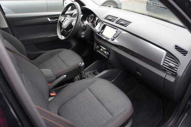 Skoda FABIA 1.0 TSI BUS. EDITION 1eEIG CRUISE/NAVI/KEYLESS/APPLE-ANDROID/16I