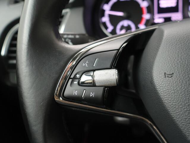 Skoda FABIA Combi 1.0 TSI Ambition | 95 PK | Apple CarPlay / Android Auto | Parkeersensoren achter | Dodehoek detectie |