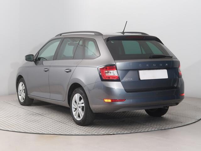 Skoda FABIA Combi 1.0 TSI Ambition | VERWACHT | Navi by App | PDC | 15" | Licht- regensensor | Clima