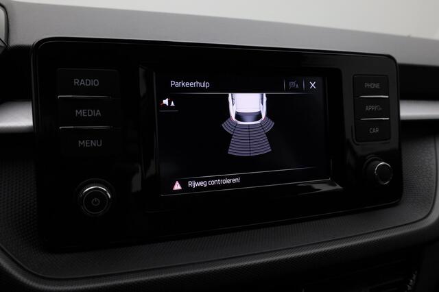 Skoda FABIA 1.0 MPI 80 pk Ambition | Parkeersensoren achter | Apple Carplay / Android Auto | Cruise Control