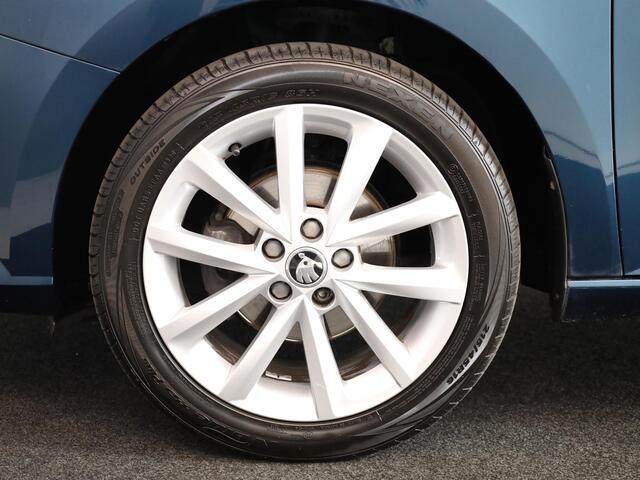 Skoda FABIA Combi 1.0 TSI Business Edition 95 pk | Navigatie via App | Trekhaak | Parkeersensoren | Autom. airco | Stoelverwarming |