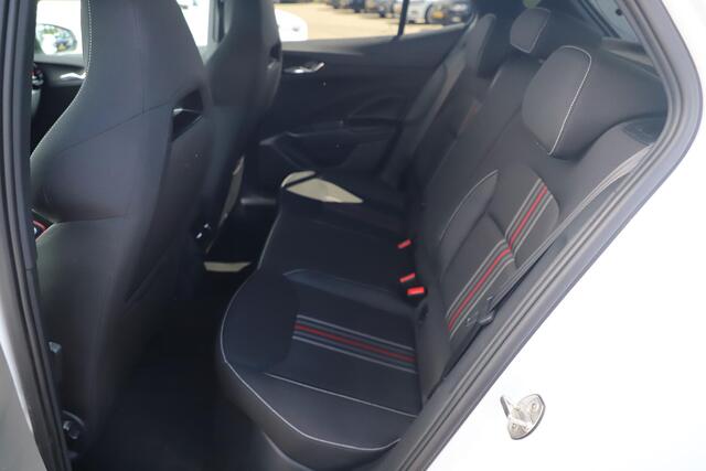 Skoda FABIA 1.0 TSI Monte Carlo Two Tone Navigatie Carplay Android 16 inch LMV Clima Cruise Parkeersensor