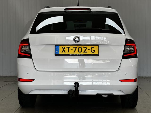 Skoda FABIA Combi 1.0 TSI Ambition/ Trekhaak/ Cruise Control/ Airco/ Bluetooth/ Apple+Android/ USB/ Isofix/ Navi /PDC/ Elek.Pakket/ Multi stuur/ Dagrijverlichting LED/ Mistlampen/ Armsteun/ Dakrails.