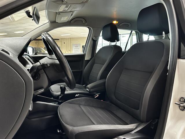 Skoda FABIA Combi 1.0 TSI Ambition/ LED Dagrijverl. Apple+Android/ Trekhaak!/ Airco/ Navi/ Cruise/ Bluetooth/ Multi.LEDER.Stuur/ Elek.Pakket/ Isofix/ PDC Achter.