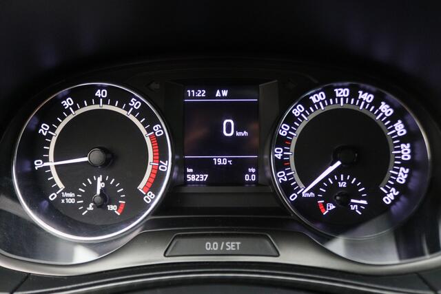 Skoda FABIA 1.0 TSI Monte Carlo Navigatie, Stoelverwarming, Climate, Cruise, PDC, 17"