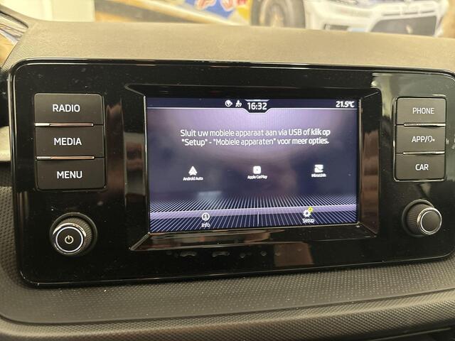Skoda FABIA 1.0 Tsi 95pk Ambition · Apple/Android Car Play · P-Sensoren · Airco · Cruise Control · 15'' Inch · Garantie t/m 20-11-2027 of 100.000km