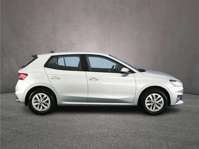 Skoda FABIA Ambition 1.0 TSI 110pk DSG Automaat Cruise control, Parkeersensoren, Airco, DAB, Radio, Stoelverwarming, LED koplampen, App connect