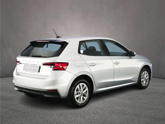 Skoda FABIA Ambition 1.0 TSI 110pk DSG Automaat Cruise control, Stoelverwarming, Airco, DAB, Radio, Parkeersensoren, App connect, LED koplampen, Bluetooth