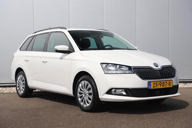 Skoda FABIA Combi 1.0 TSI Ambition 95PK Trekhaak Navigatie Carplay Android Bluetooth Parkeersensor Getint Glas