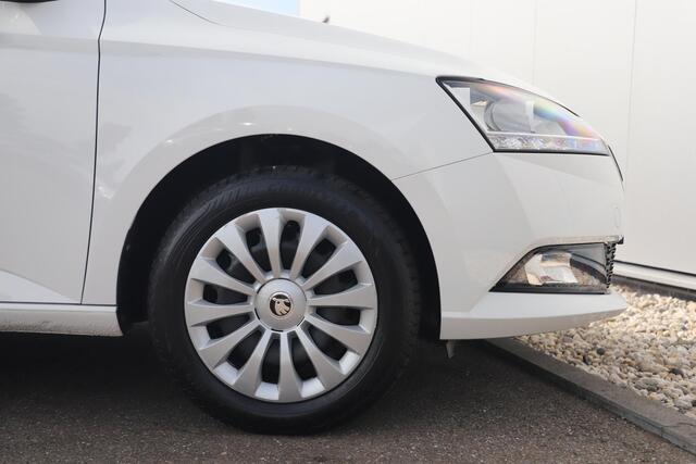 Skoda FABIA Combi 1.0 TSI Ambition 95PK Trekhaak Navigatie Carplay Android Bluetooth Parkeersensor Getint Glas