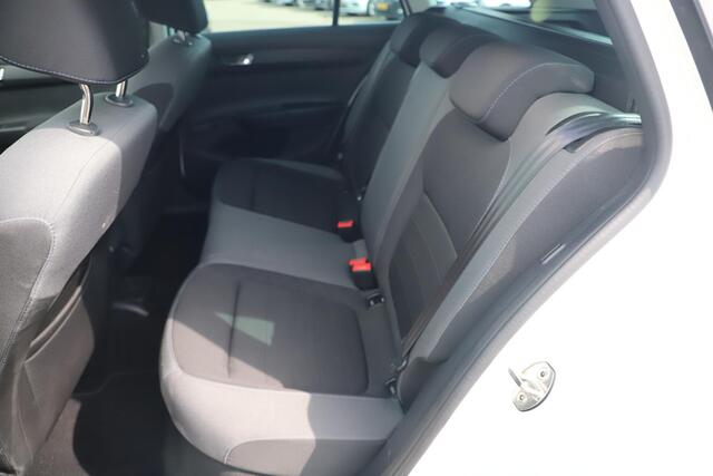 Skoda FABIA Combi 1.0 TSI Ambition 95PK Trekhaak Navigatie Carplay Android Bluetooth Parkeersensor Getint Glas