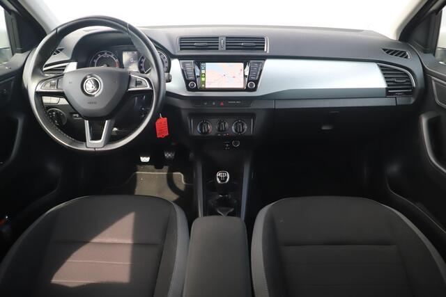 Skoda FABIA Combi 1.0 TSI Ambition 95PK Trekhaak Navigatie Carplay Android Bluetooth Parkeersensor Getint Glas