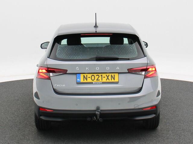 Skoda FABIA 1.0 TSi 110 Pk Automaat Business Edition | Adaptive Cruise | Climate Control | Parkeersensoren | Bluetooth | Navigatie | Trekhaak | 75.893 Km!!