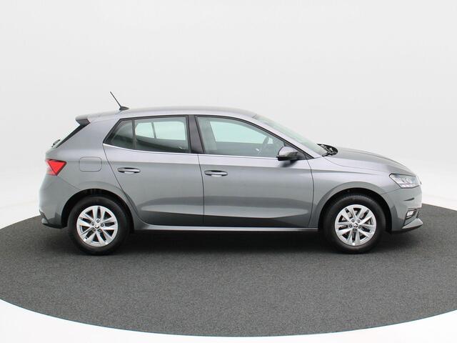 Skoda FABIA 1.0 TSi 110 Pk Automaat Business Edition | Adaptive Cruise | Climate Control | Parkeersensoren | Bluetooth | Navigatie | Trekhaak | 75.893 Km!!