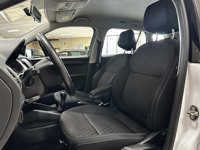 Skoda FABIA Combi 1.0 TSI Drive/ Trekhaak/ 16'' LMV/ LED Dagrijverl./ Navi/ Airco/ Cruise/ Elek. pakket/ Isofix/ Bluetooth/ Armsteun/ Multi. LEDER. Stuur/ Mistl./ PDC/ Dakrails.