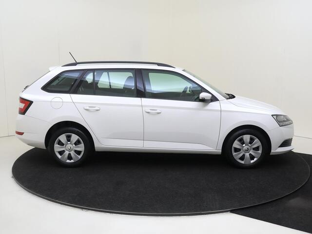 Skoda FABIA Combi 1.0 Active | Cruise control | CarPlay | Dakrails | Airco | Bluetooth | Elektrische ramen voor |