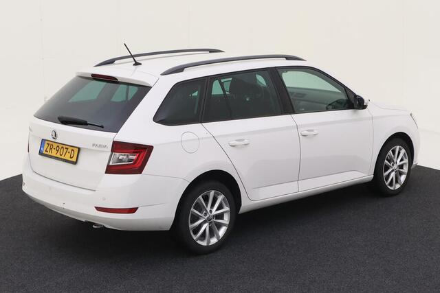 Skoda FABIA Combi 1.0 Business Edition / App connect / Climate controle / Parkeersensoren achter / Lichtmetaal 16 inch /