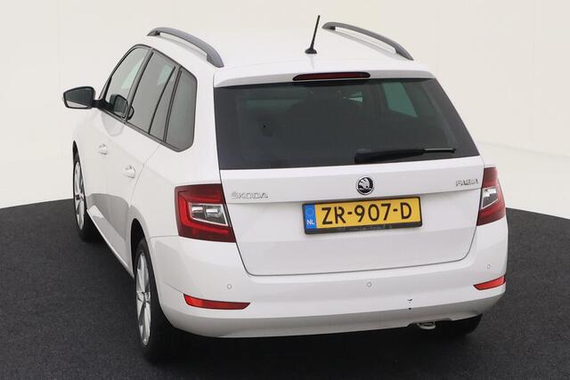 Skoda FABIA Combi 1.0 Business Edition / App connect / Climate controle / Parkeersensoren achter / Lichtmetaal 16 inch /