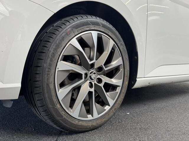 Skoda FABIA Combi 1.0 TSI DSG Business Edition Trekhaak Navigatie Apple Carplay/Android Auto Parkeersensoren achter Stoelverwarming Cruise Control Airco