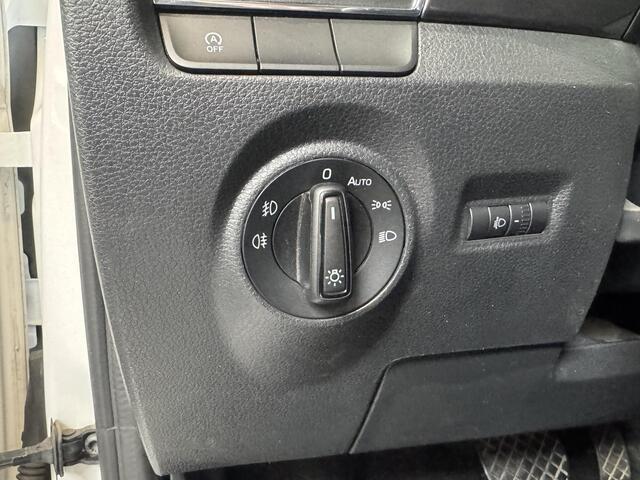 Skoda FABIA Combi 1.0 TSI DSG Business Edition Trekhaak Navigatie Apple Carplay/Android Auto Parkeersensoren achter Stoelverwarming Cruise Control Airco