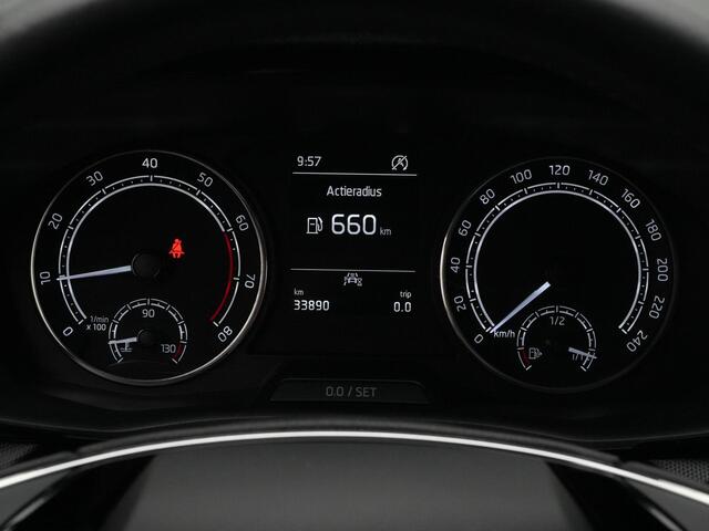 Skoda FABIA 1.0 MPI 95 pk Ambition | LED koplampen | Parkeersensoren achter | Cruise control | Carplay | DAB