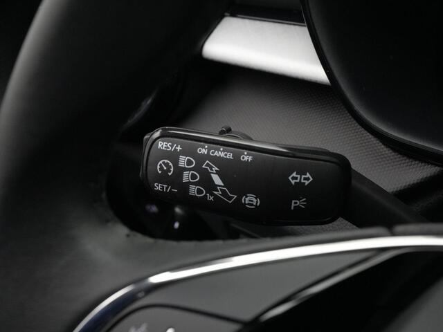 Skoda FABIA 1.0 MPI 95 pk Ambition | LED koplampen | Parkeersensoren achter | Cruise control | Carplay | DAB
