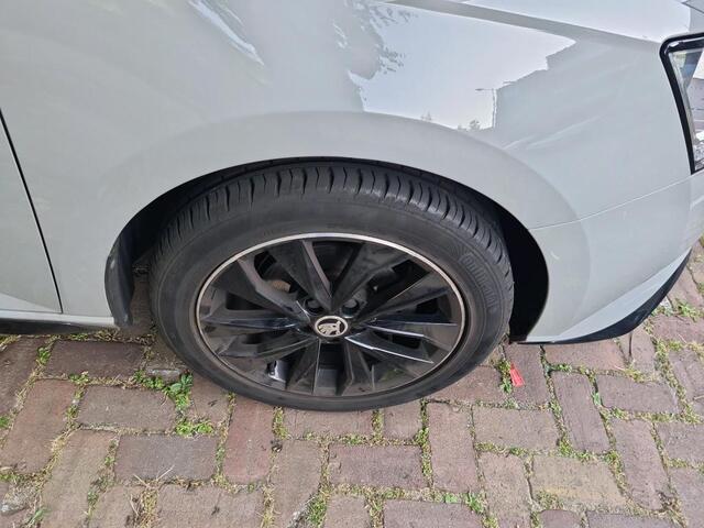 Skoda FABIA Combi 1.0 TSI Monte Carlo Aico Clima / Parkeersensoren / Navigatie / Adapt. Cruise / Alcantara /Stof / Carplay