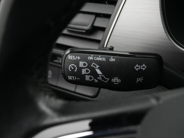 Skoda FABIA Combi 1.0 TSI 95 pk Business Edition | Trekhaak | Parkeersensoren achter | Stoelverwarming | Cruise Control | Climatronic | 16 inch