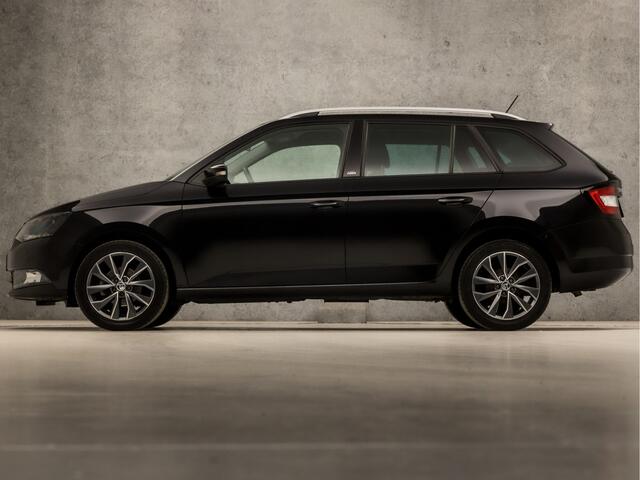 Skoda FABIA Combi 1.2 TSI Sport (APPLE CARPLAY, NAVIGATIE, STOELVERWARMING, CRUISE, SPORTSTOELEN, PARKEERSENSOREN, GETINT GLAS, NIEUWE APK, NIEUWSTAAT)