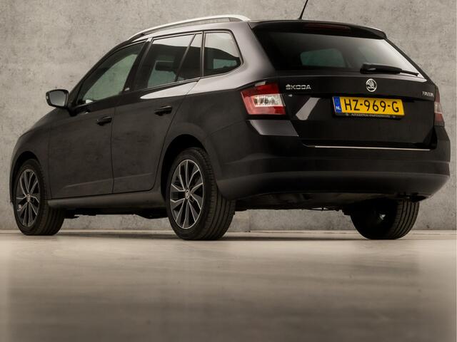 Skoda FABIA Combi 1.2 TSI Sport (APPLE CARPLAY, NAVIGATIE, STOELVERWARMING, CRUISE, SPORTSTOELEN, PARKEERSENSOREN, GETINT GLAS, NIEUWE APK, NIEUWSTAAT)