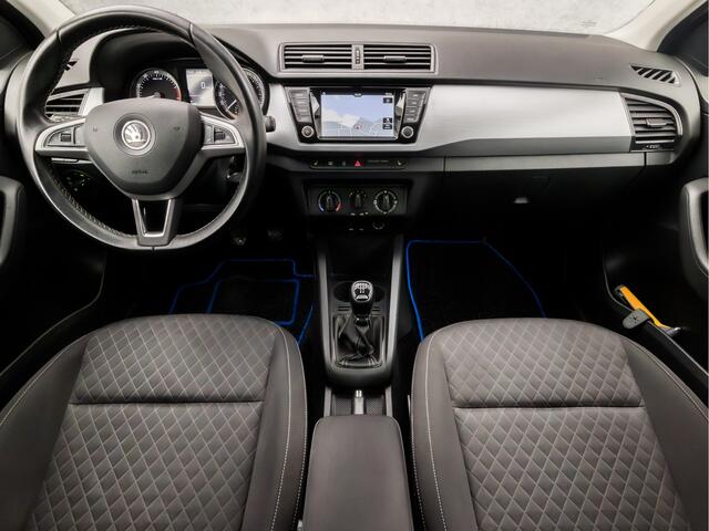 Skoda FABIA Combi 1.2 TSI Sport (APPLE CARPLAY, NAVIGATIE, STOELVERWARMING, CRUISE, SPORTSTOELEN, PARKEERSENSOREN, GETINT GLAS, NIEUWE APK, NIEUWSTAAT)
