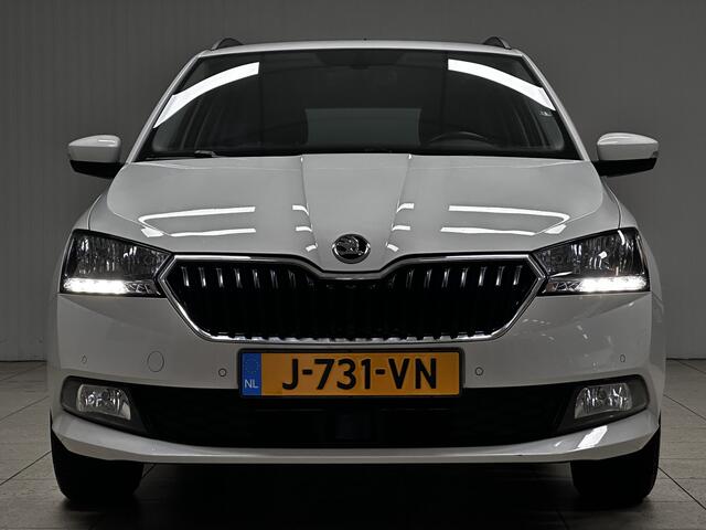 Skoda FABIA Combi 1.0 TSI Style/ Trekhaak/ PDC V+A/ Extra getint Glas/ DAB+/ 15'' LMV/ Apple + Android/ Navi/ Clima/ Cruise/ Elek. pakket/ Isofix/ Bluetooth/ Multi. LEDER. Stuur/ Mistl./ LED Dagrijverl./ Dakrails.