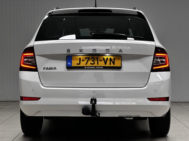 Skoda FABIA Combi 1.0 TSI Style/ Trekhaak/ PDC V+A/ Extra getint Glas/ DAB+/ 15'' LMV/ Apple + Android/ Navi/ Clima/ Cruise/ Elek. pakket/ Isofix/ Bluetooth/ Multi. LEDER. Stuur/ Mistl./ LED Dagrijverl./ Dakrails.