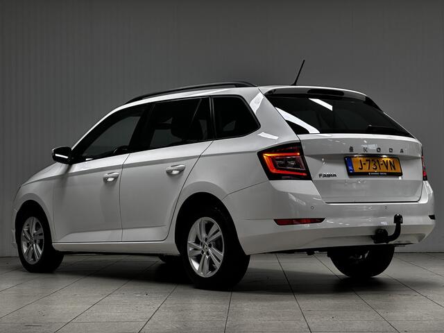 Skoda FABIA Combi 1.0 TSI Style/ Trekhaak/ PDC V+A/ Extra getint Glas/ DAB+/ 15'' LMV/ Apple + Android/ Navi/ Clima/ Cruise/ Elek. pakket/ Isofix/ Bluetooth/ Multi. LEDER. Stuur/ Mistl./ LED Dagrijverl./ Dakrails.