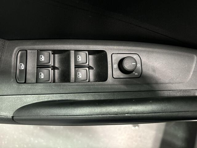 Skoda FABIA 1.0 TSI 110pk DSG Ambition · Airco · Apple/Android Car Play · P-Sensoren · DAB · Getint Glas · Cruise Control · 15'' Inch · Garantie t/m 16-10-2027 of 100.000km