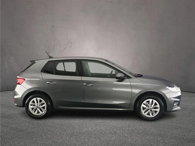 Skoda FABIA Selection 1.0 TSI 115pk DSG Automaat Cruise control, Parkeersensor achter, Stoelverwarming, LED koplampen, App connect, Airco, Stuurwiel verwarmd