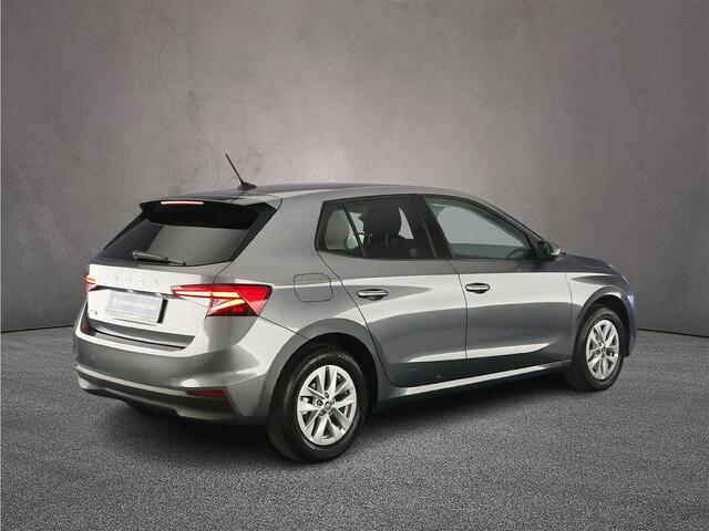 Skoda FABIA Selection 1.0 TSI 115pk DSG Automaat Cruise control, Stuurwiel verwarmd, Parkeersensor achter, Stoelverwarming, LED koplampen, App connect, Airco