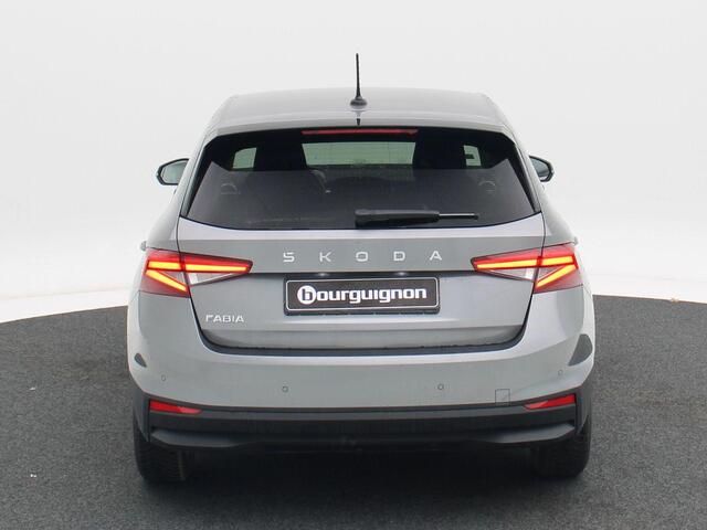 Skoda FABIA 1.0 TSi 115 Pk Automaat Selection | Virtual Cockpit | Stoel- & Stuurverwarming | Keyless | CarPlay | Sensoren Achter | LED | 15 Inch | 43.082 Km!!