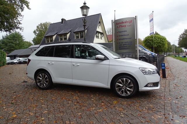 Skoda FABIA Combi 1.0 TSI Bus. Edition Navigatie Trekhaak 1e eig