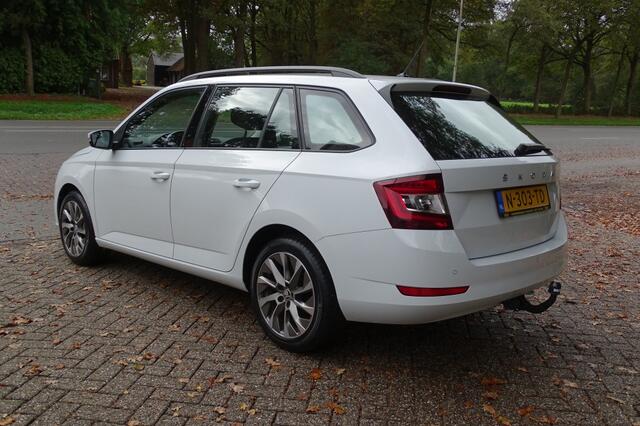 Skoda FABIA Combi 1.0 TSI Bus. Edition Navigatie Trekhaak 1e eig