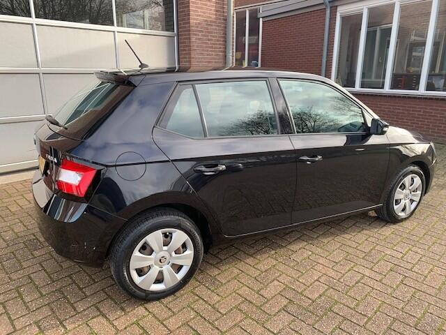 Skoda FABIA 1.0 Active Apple carplay / Android