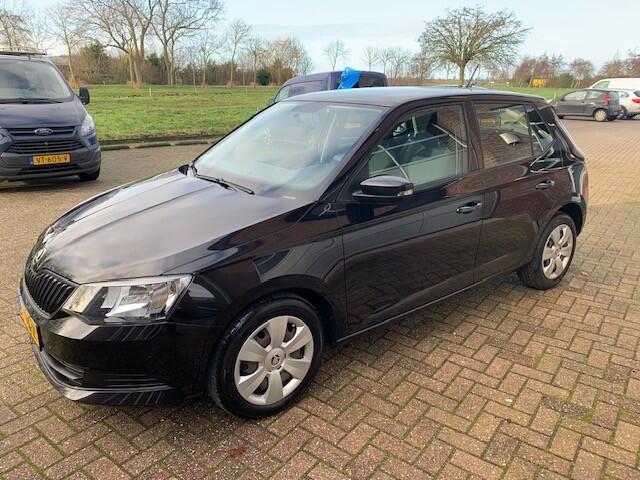 Skoda FABIA 1.0 Active Apple carplay / Android