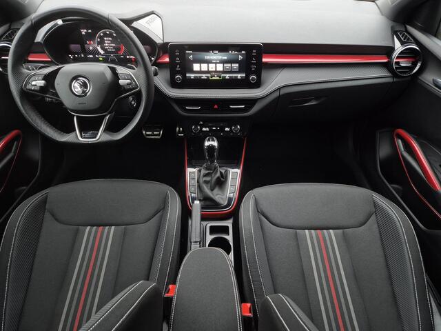 Skoda FABIA 1.0 TSI Monte Carlo Automaat / Digitale cockpit / Apple Carplay Android Auto / Stuur-, en Stoel verwarming / Achteruitrijcamera / Keyless Entry/Start / Cruise control / Trekgewicht 1100 kg / Parkeersensoren voor en achter / Climate control /