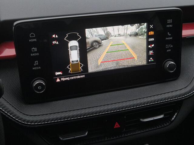 Skoda FABIA 1.0 TSI Monte Carlo Automaat / Digitale cockpit / Apple Carplay Android Auto / Stuur-, en Stoel verwarming / Achteruitrijcamera / Keyless Entry/Start / Cruise control / Trekgewicht 1100 kg / Parkeersensoren voor en achter / Climate control /