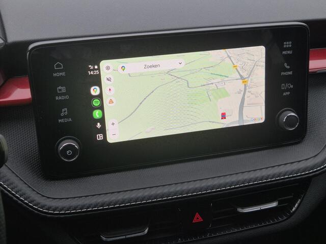 Skoda FABIA 1.0 TSI Monte Carlo Automaat / Digitale cockpit / Apple Carplay Android Auto / Stuur-, en Stoel verwarming / Achteruitrijcamera / Keyless Entry/Start / Cruise control / Trekgewicht 1100 kg / Parkeersensoren voor en achter / Climate control /