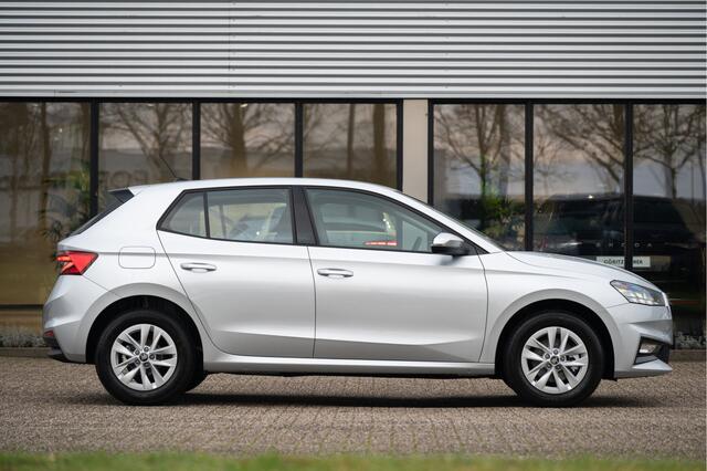 Skoda FABIA 1.0 TSI 130 jaar editie | Navi by App | Camera | Stoelverw. | PDC |