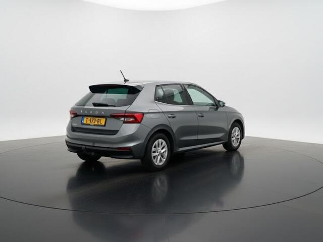 Skoda FABIA 1.0 TSI Business Edition Parkeersensoren | Navigatie via App | Privacy Glass | Apple Carplay of Android auto