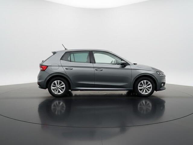 Skoda FABIA 1.0 TSI Business Edition Parkeersensoren | Navigatie via App | Privacy Glass | Apple Carplay of Android auto