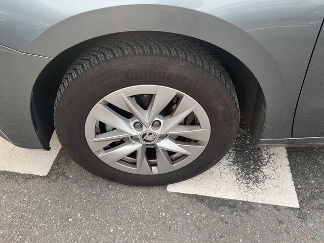 Skoda FABIA 1.0 TSI Business Edition Parkeersensoren | Navigatie via App | Privacy Glass | Apple Carplay of Android auto