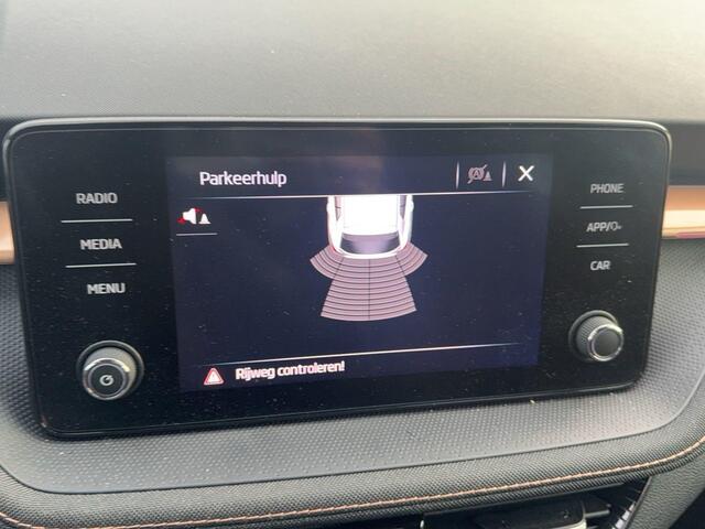 Skoda FABIA 1.0 TSI Business Edition Parkeersensoren | Navigatie via App | Privacy Glass | Apple Carplay of Android auto